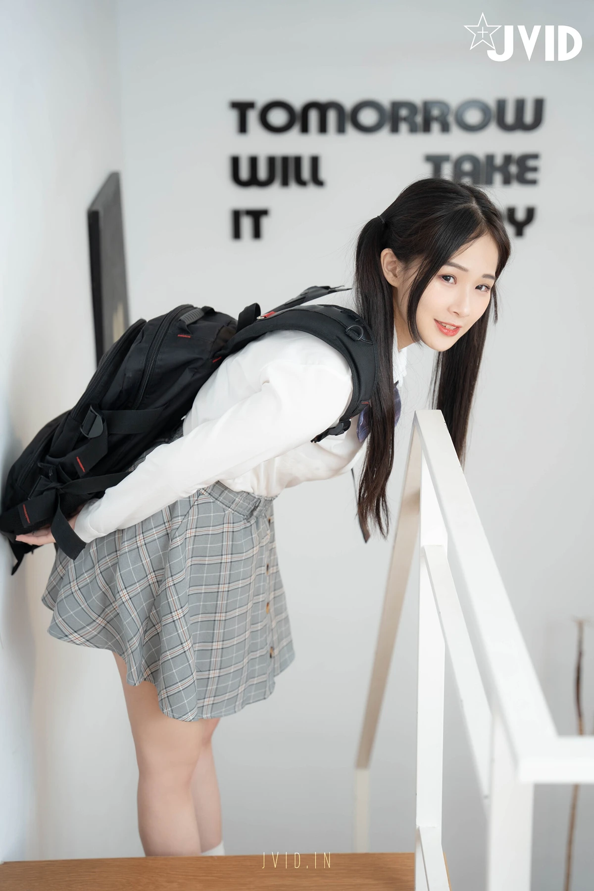 JVID 婕咪 Juice – {不能發出聲音}雙馬尾再次逆麟.又在學長胯下玩起來