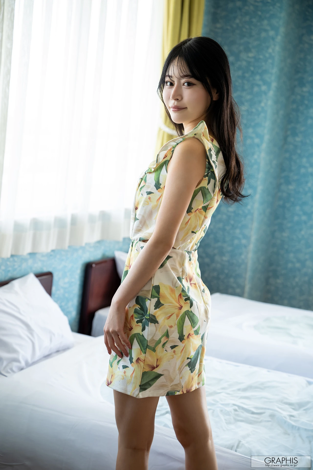 Uta Hibino 響乃うた – Graphis Gals 「Cheerful!」 Vol.03-04